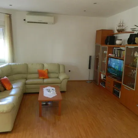 House With A Parking Space - 13883 Vakantiehuis Zadar