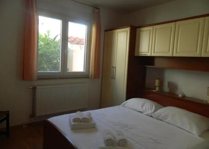 House With A Parking Space - 13883 Hébergement de vacances